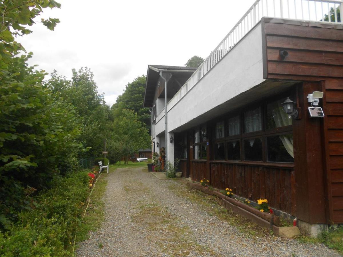 "Le Maloya" Chalets Independants -Chambre Balneo - Relais Motards Lacaune Eksteriør bilde