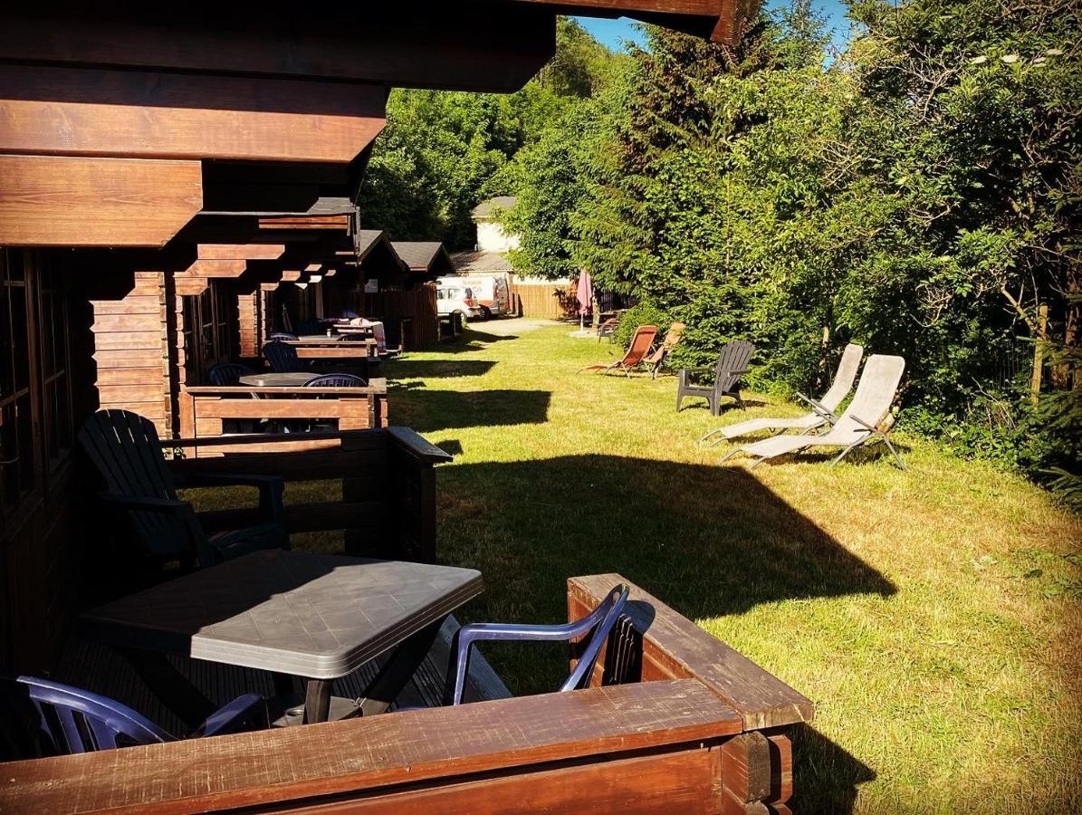 "Le Maloya" Chalets Independants -Chambre Balneo - Relais Motards Lacaune Eksteriør bilde