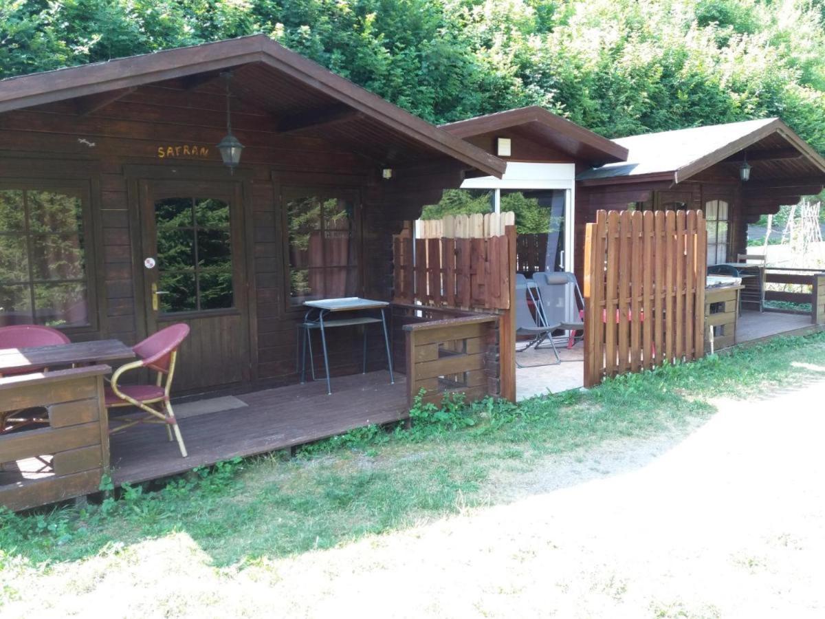 "Le Maloya" Chalets Independants -Chambre Balneo - Relais Motards Lacaune Eksteriør bilde