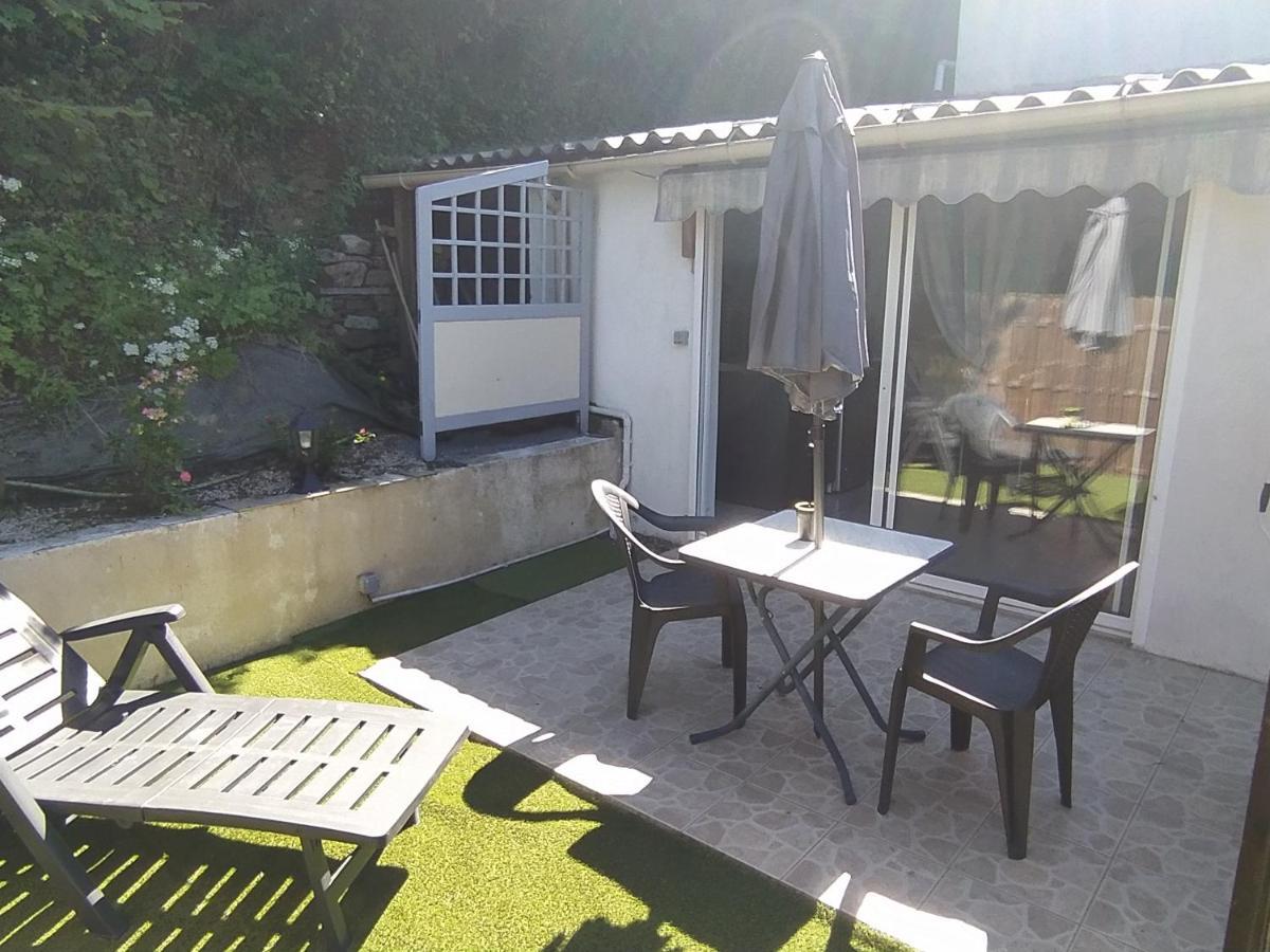 "Le Maloya" Chalets Independants -Chambre Balneo - Relais Motards Lacaune Eksteriør bilde