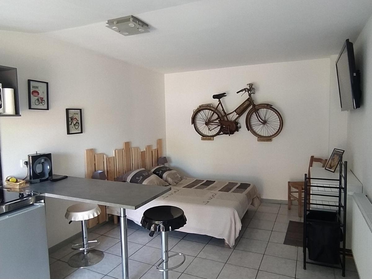 "Le Maloya" Chalets Independants -Chambre Balneo - Relais Motards Lacaune Eksteriør bilde