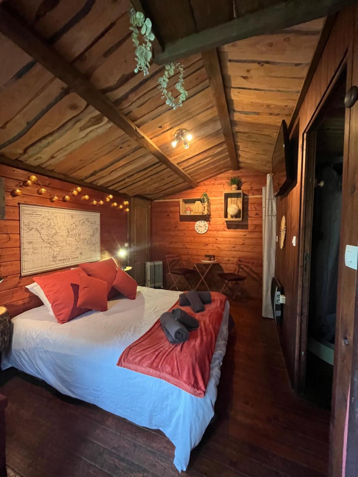 "Le Maloya" Chalets Independants -Chambre Balneo - Relais Motards Lacaune Eksteriør bilde