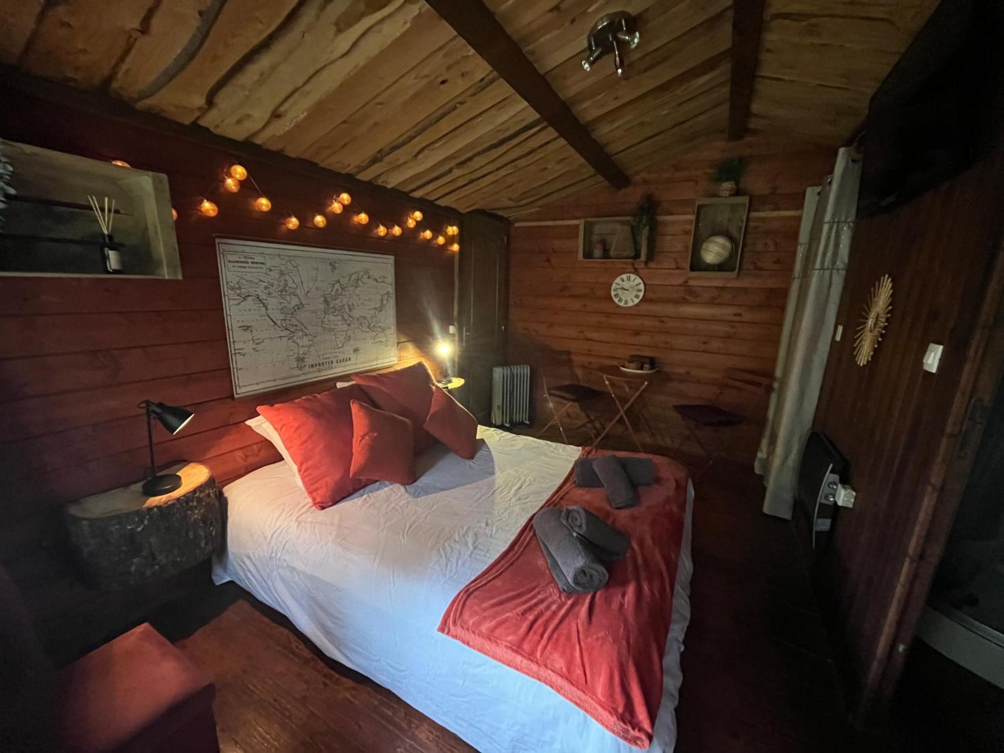 "Le Maloya" Chalets Independants -Chambre Balneo - Relais Motards Lacaune Eksteriør bilde