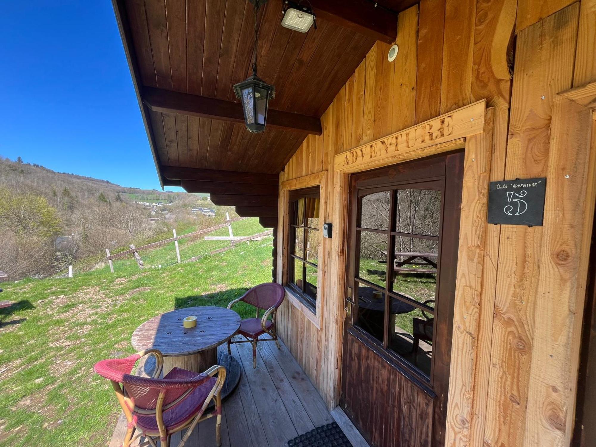 "Le Maloya" Chalets Independants -Chambre Balneo - Relais Motards Lacaune Eksteriør bilde