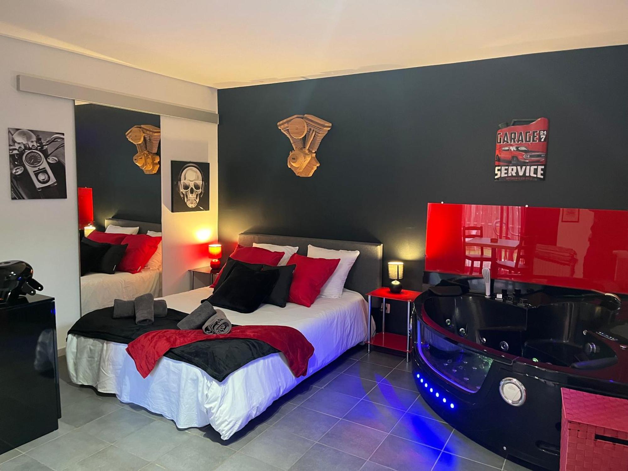 "Le Maloya" Chalets Independants -Chambre Balneo - Relais Motards Lacaune Eksteriør bilde