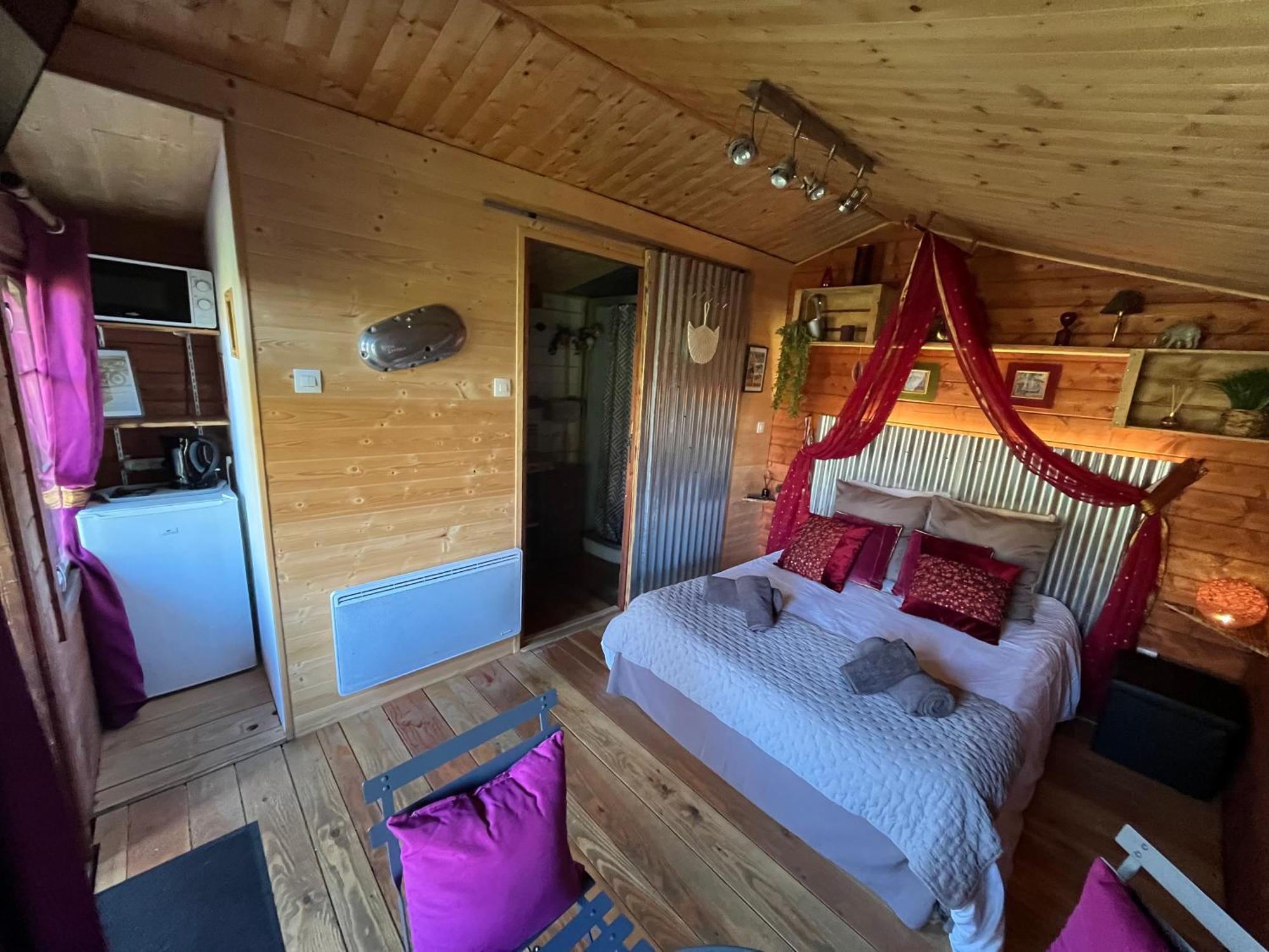 "Le Maloya" Chalets Independants -Chambre Balneo - Relais Motards Lacaune Eksteriør bilde