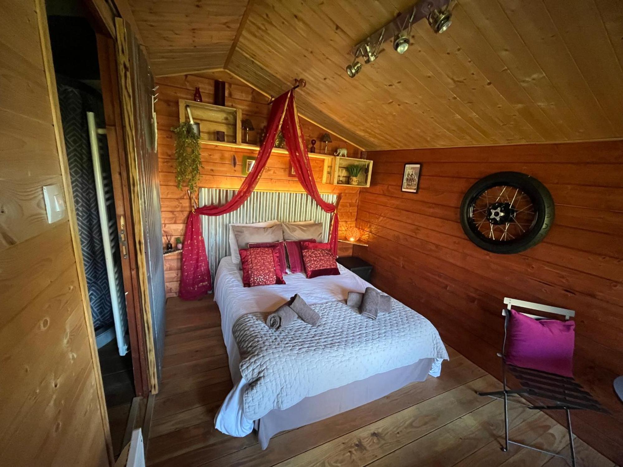 "Le Maloya" Chalets Independants -Chambre Balneo - Relais Motards Lacaune Eksteriør bilde